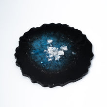 Load image into Gallery viewer, Midnight Blue Geode Cocktail Coaster Set