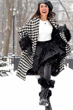 Load image into Gallery viewer, NYC LOVE Necklace: Jet Black